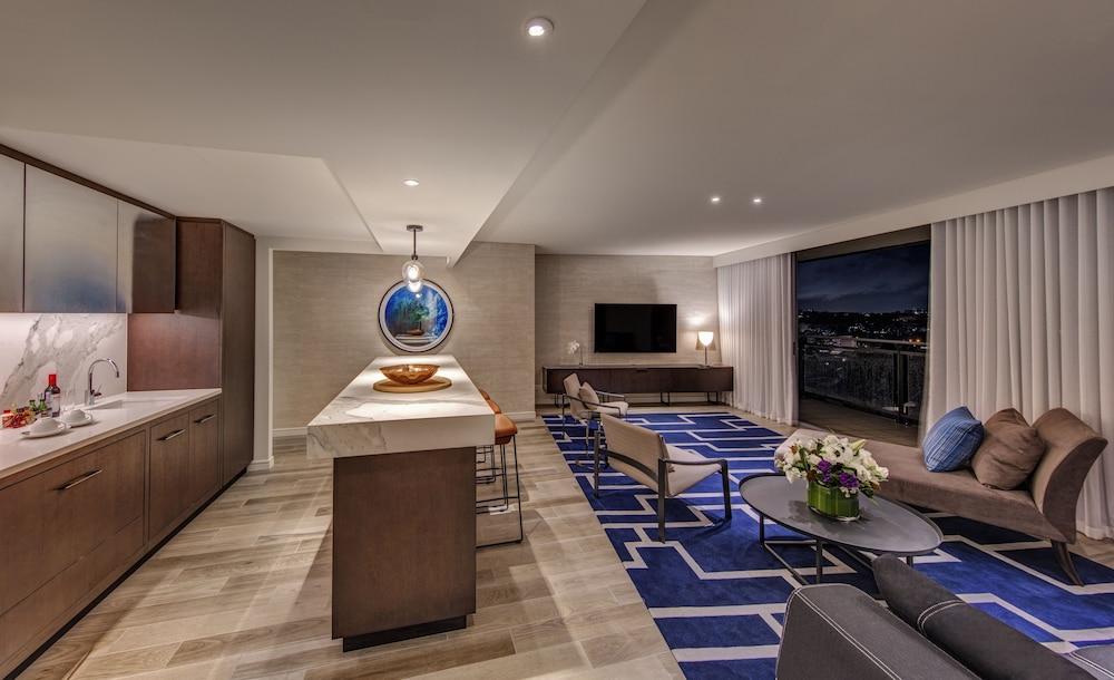The Star Grand Hotel And Residences Сидни Екстериор снимка A suite at the InterContinental Sydney