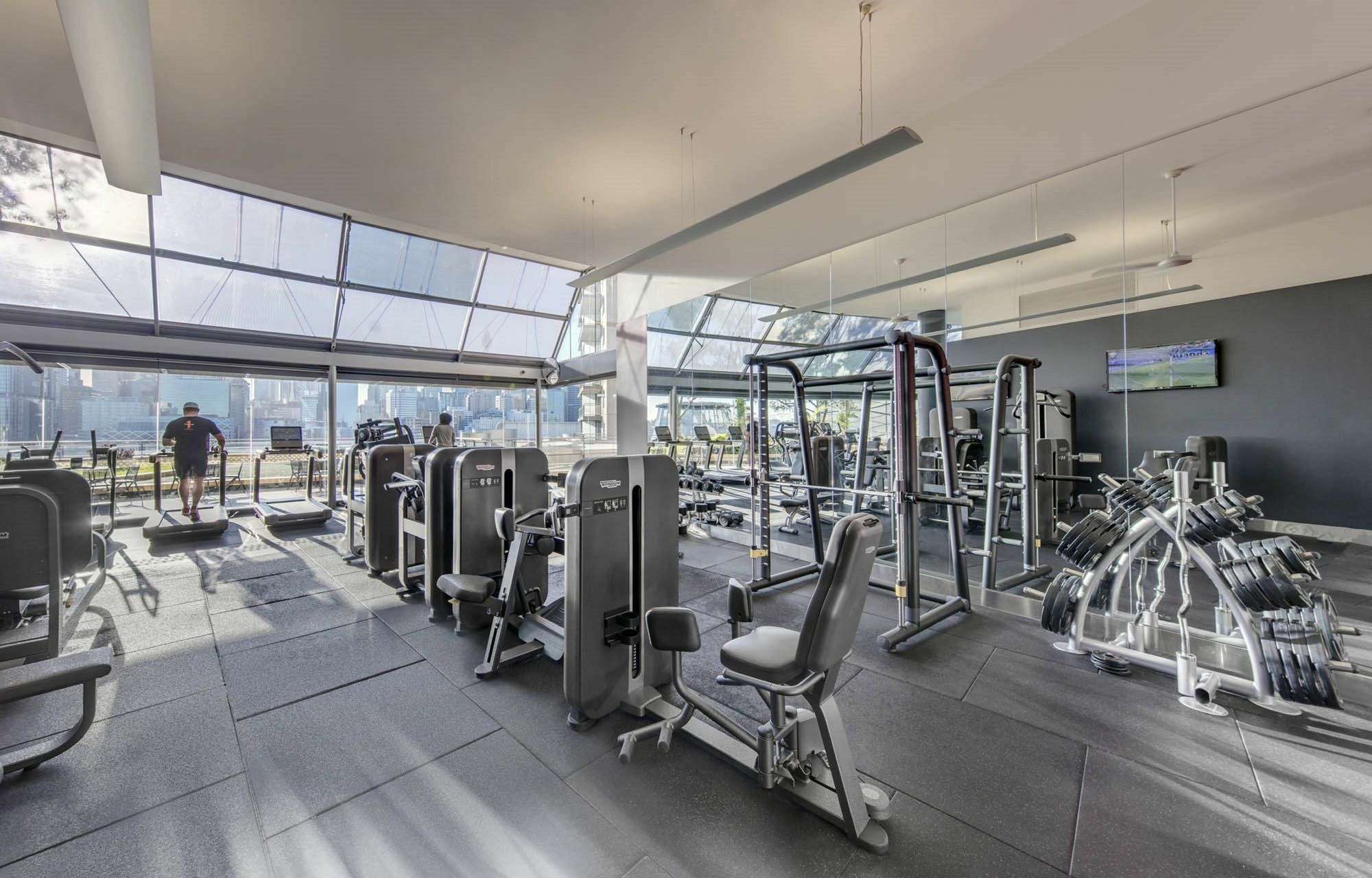 The Star Grand Hotel And Residences Сидни Екстериор снимка The gym at the 1000 Museum